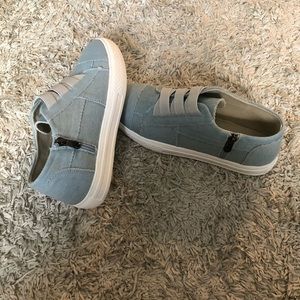 Cute, trendy summer sneaker